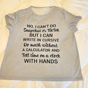 Graphic Tee Women's 2X Gray Short Sleeve Shirt